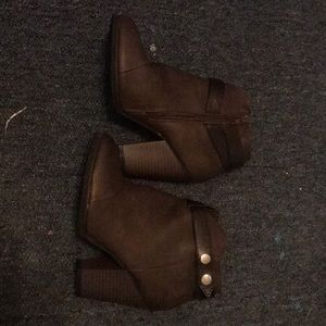 Heel booties